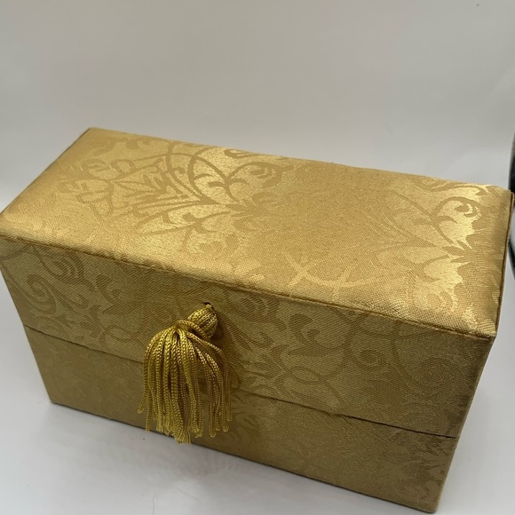 Messengers...Set of Mary, Joseph and baby Jesus. Glass with gold trim. - Picture 4 of 12